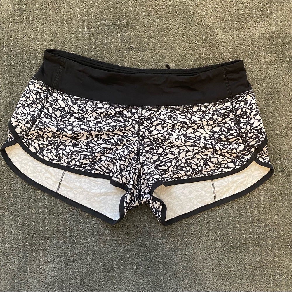 Lululemon Speed Up Low-Rise Lined Short 2.5" - Picture 3 of 6